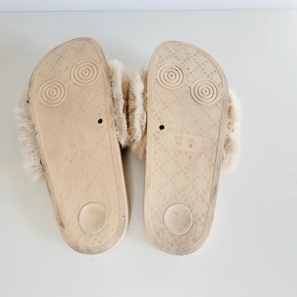 Pure Barre Fuzzy Fur Champagne Blush Slide Sandal Sz 8/9 (Mismatch) - Picture 12 of 13